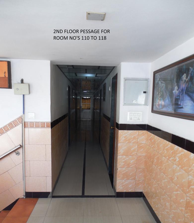 Hotel Silver Springs Ahmedabad Eksteriør bilde