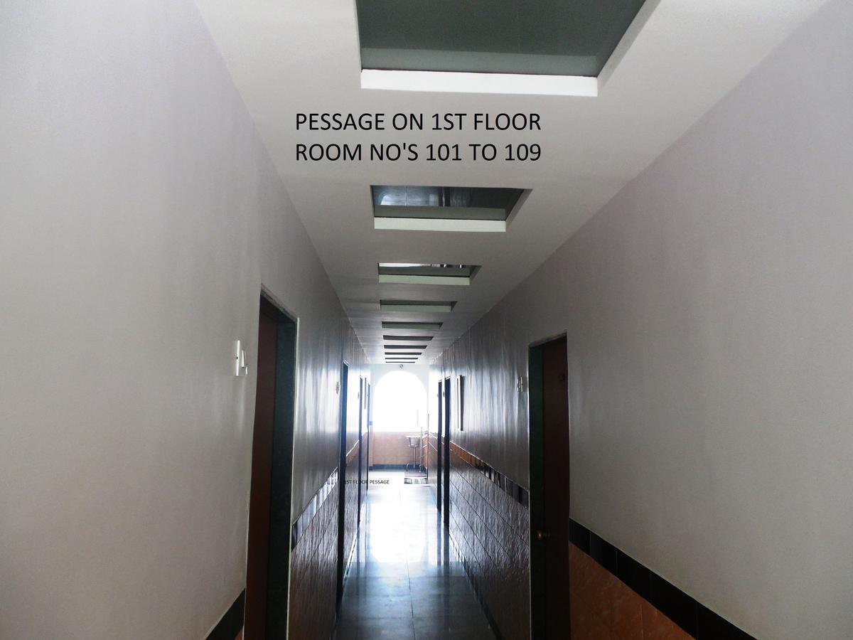 Hotel Silver Springs Ahmedabad Eksteriør bilde